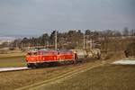 Hier ist NLB-Fotozug mit 2143.056 und 2143.070 noch unter Fahrdraht bei frischen -14°C, auf der Schnellbahnlinie S2 zwischen Ladendorf und Neubau-Kreuzstetten zu sehen.