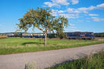 EZ 7495 Nostalgie Express  Leiser Berge  am Weg von Ernstbrunn nach Wien Praterstern, an einem sonnigen Nachmittag im September.