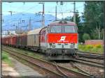 Dieselloks 2143 044 + 64 fahren mit einem Holzzug von Zeltweg nach Pls 17.08.2007