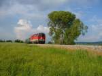 Wieder einmal zog die nicht gerade  nostalgische  2143 038-4 den Nostalgiezug auf der Strecke zwischen Korneuburg und Ernstbrunn.