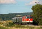 2143 038 ist mit REX 7399  NostalgieExpress Leiser Berge  von Ernstbrunn nach Wien Sdbahnhof (Ostseite) unterwegs.