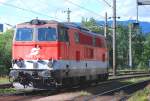 Lokzug 2143 067 bei der Durchfahrt am 2.9.2010 in Bruck/Mur.