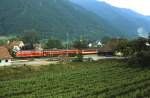 Eine unbekannte 2143 ist im Juni 1987 mit einem Regionalzug in Weißenkirchen (Wachau) eingetroffen
