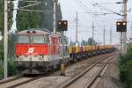 2143 075-6 und 2143 040-0 am 08.August 2014 mit Zug 75081 bei Mannswörth.