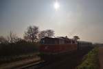 Der Nostalgieexpress Leiser Berge bei seiner Fahrt nach Ernstbrunn, aufgenommen in Stetten. (31.10.2015)