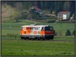 RTS Lok 2143.032 der Firma Swietelsky aufgenommen zwischen Fohnsdorf und Zeltweg  am 13.4.2007