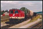 Am 7.09.1994 gab es in Wieselburg an der Erlauf noch Güterverkehr auf der Schmalspurbahn. 2095 011 steht mit einigen Rollschemmelwagen (beladen mit Normalspurwagen) zur Abfahrt bereit.