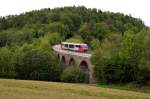 5022 042 berquert am 19.05.2010 als REX/R2709 von Wiener Neustadt Hbf nach Hartberg das Talbergbach Viadukt bei Dechantskirchen.