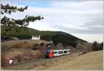 Moderne Nebenbahnromantik Puchberger Bahn: Regionalzug 6413 nach Puchberg/Schneeberg in Unter Hflein.