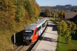 5022 048 verlsst am 22.10.2012 als REX/R2709 (Wiener Neustadt Hbf - Fehring) die Haltestelle Pinggau Markt.