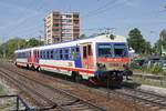 5047 002 + 5047 028 fahren am 18.05.2017 in den Bahnhof Gänserndorf ein.