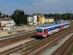 5047 063-2 passiert im Tandem als R5974, die Baustelle für den neuen Busterminal in Ried; 180913