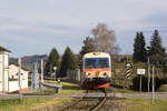 Am 13.November 2010 passiert 5047 015 als SZ 16380 soeben das Einfahrsignal (Trapeztafel) des Bahnhofs Persenbeug auf seiner Fahrt in Richtung Sarmingstein.