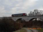 Ein Triebwagenzug der Baureihe 5047 fhrt ber das Steinviadukt, welches sich etwa zwei Kilometer vom Bahnhof Marchegg entfernt unmittelbar vor der sterreichisch-slowakischen Grenze befindet