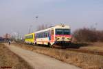 Die beiden GySEV/Raaberbahn Dieseltriebwagen 247 504 (ex BB 5047 020) und 247 509 (ex BB 5047 100) fahren gemeinsam als Zug 9824 nach Zalaszentivn.