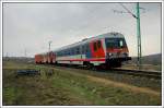 5047.035 und 5047.090 als R 7823 von Neusiedl am See nach Wr.Neustadt Hbf, aufgenommen am 10.3.2007 zwischen Mllendorf und Neufeld/Leitha 