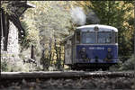 Mühsam kommen die Sonnenstrahlen bereits durch das Herbstliche Laub rund um den Bahnhof Erzberg !   Zu meiner Freude denn es muss nicht immer alles perfekt in der Sonne stehen.