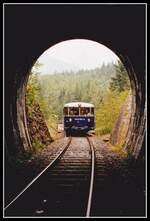 Anlässlich einer Fotofahrt am 19.08.2001 entstand das Bild vom 5081 563 aus dem Klammwaldtunnel.