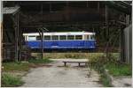 Am der alten Sge in Gsteinedt vorbei, fhrt der Uerdinger Schienenbus 5081 001 als Fotozug auf der Museumsstrecke von Timelkam nach Ampflwang.