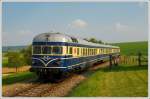 VT 5145.(5-teilig) als R 16003 bei der Rckfahrt vom zweiten Oldtimertreffen in Ernstbrunn am 3.5.2009 kurz nach der Ausfahrt aus dem Bahnhof Wetzleinsdorf.