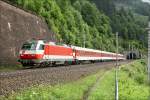 1014 015 fhrt mit Sdz 16812 von Bratislava nach Bad Aussee zum Narzissenfest 2010.