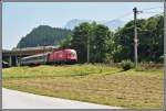 Eine 1016 bringt im Juni 2005 den OEC 160  Maria Theresia  (Wien Westbahnhof-Zrich) HB nach Buchs (SG).