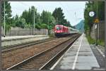 1016 042 und eine Schwesterlok bringen im Juni 2005 den OEC 161  Maria Theresia  von Buchs (SG) nach Wien Westbahnhof.