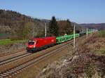 Die 1016 049 mit einem leeren am 08.04.2018 unterwegs bei Wernstein.