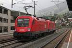 Nachschuss auf 1016 026 und 1116 269, als diese am Mittag des 03.07.2018 als Lokzug duch den Bahnhof von Matrei am Brenner in Richtung Inntal fuhren.