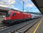 ÖBB 1016 028-3 als Zuglok des REX 5361 von Landeck-Zams.