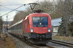 ÖBB 1016 027 hat am 30.01.2022-Lindau Reutin mit dem IC 119 Richtung Innsbruck verlassen und nähert sich BÜ km 5,429 (Campingplatz Lindau) und damit auch der Staatsgrenze.