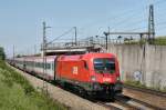 1016 006 am 26.05.12 mit dem EC 1113 (seit dem kleinen Fpl-Wechsel wieder 113) bei Mnchen-Trudering