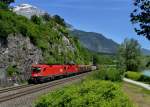 1016 010 + 1116 xxx mit einem Gterzug am 19.05.2012 bei Jenbach.