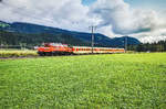 1020 018-6 der EBFL fährt mit dem SR 17155 (Villach Hbf - Lienz) bei Irschen vorüber.