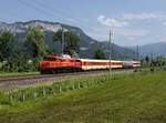 Die 1020 018 mit einem Sonderzug nach Innsbruck am 31.05.2018 unterwegs bei St.