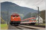 1020.37 mit ihrem SLP 14269 neben 6010.009 als SLP 14267 (beide von Bischofshofen nach Timelkam, am 5.10.2010 beim Fotohalt in Httau.