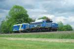 Das MWB Krokodil 1020 041-8 mit Begleitwagen unterwegs am 21.Mai 2012 bei Halach richtung Kronach.