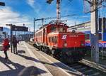 1020 018-6 steht am 10.12.2016 in Salzburg Hbf.