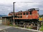 Die Schiebebühne mit 1040 010 hinter dem Südbahnmuseum am Bahnhof Mürzzuschlag, 07.07.2019 