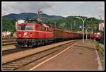 1042 010 mit Güterzug in Bruck an der Mur am 30.05.2001.