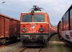 SBB Bahnhof: In der Abstellanlage des Bahnhofs Sursee warten einige ausrangierte  Oldtimerloks  ex ÖBB auf den zweiten Frühling (Aufarbeitung für künftige Einsätze). Vom Loktyp 1042 wurden in den Jahren 1963 bis 1977 257 Stück gebaut und später auch wieder umgebaut. Die Aufnahme ist am 5. Mai 2013 in Sursee entstanden.
Foto: Walter Ruetsch