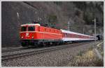 1044.40 mit ihrem Sonderzug D 16744 von Bratislava-Petrzalka nach Radstadt (in weiterer Folge weiter als Lp nach Bischofshofen) am 20.11.2008 kurz nach der Ausfahrt aus dem Galgenberg-Tunnel zwischen