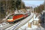 E-Lok 1044 092 fhrt mit IC 533 von Wien Sd nach Villach.
Zeltweg 17.1.2009