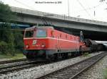 1044 114-5 mit einem Gterzug bei der Ausfahrt aus dem Bahnhof Wien Ost, Richtung ZVBF am 24-09-2002