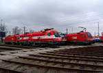 1116 005 neben 1044 025 und 1116 220 am 28.03.2008 in Wels.