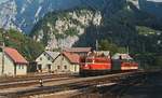 1046 020-2 kommt im September 1986 mit einem Regionalzug aus Amstetten in Hieflau an