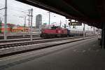 Im Bahnhof Wien Matzleinsdorferplatz war Ende November 2011 eine Lok der Reihe BR 1063 beim Verschub eines  BB Erlebniszug -waggons zu sehen.