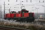 Lokzug im Nebel, aufgenommen am 16.12.2006 im Bahnhof Wels.
Die 1063 003 hatte im Schlepptau die 2070 035.