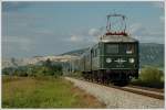 1072.01 vor der Kulisse der Hundsheimer Berge in Bad Deutschaltenburg bei der Rckfahrt mit ihrem Sdz 16405 am 10.6.2006.