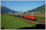 1110 505 mit dem Lz 17241 von Wrgl Hbf nach Innsbruck Hbf am 24.8.2008 kurz nach dem Bahnhof Schwaz in Tirol aufgenommen.